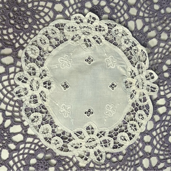 Vintage Matching Set Of 4 Battenburg & Linen Table Mats - Picture 5 of 7